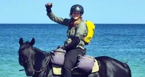 ঘোড়ায় চেপে ৪,৪০০ কিলোমিটার পথ পাড়ি দিলেন মার্কিন তরুণী