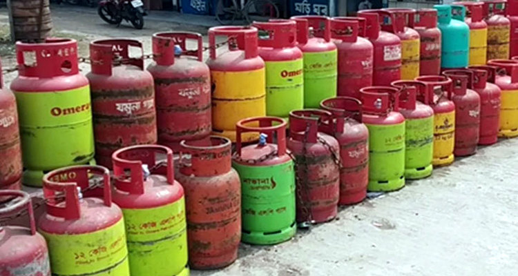মাধবপুরে এলপিজি গ্যাস সংকট চরমে, ভোগান্তিতে সাধারণ মানুষ