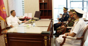 তারেক রহমানের সঙ্গে তিন বাহিনী প্রধানের সাক্ষাৎ