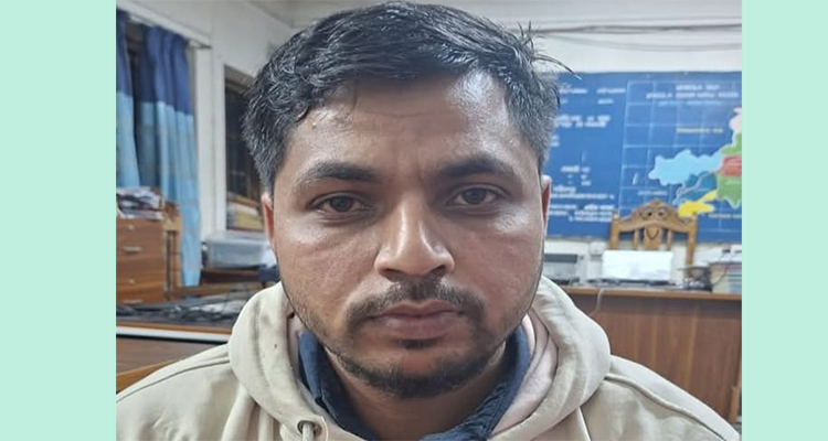 <span style='color:#ff0000;font-size:18px;'>যুবক গ্রেপ্তার</span> <br/> প্রবাসীর স্ত্রীর সঙ্গে পরকীয়া, গোপন ছবি, ভিডিও ফেইসবুকে প্রকাশ