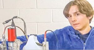 স্কুলবালক বানিয়ে ফেলল পরমাণু চুল্লি, তুমুল আলোচনা