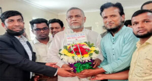 জি কে গউছ এমপিকে কিন্ডারগার্টেন অ্যাসোসিয়েশনের ফুলেল শুভেচ্ছা