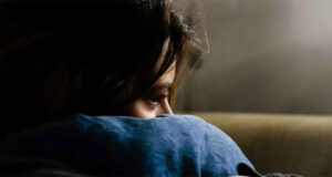 ডিপ্রেশন: কখন সতর্ক হওয়া জরুরি