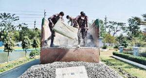 মাধবপুরে ২ কোটি টাকার ভারতীয় কসমেটিকস ও ঔষধ জব্দ