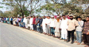 সিলেটে অপপ্রচারের বিরুদ্ধে ব্যবসায়ীদের মানববন্ধন