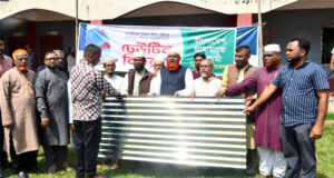 বিশ্বনাথে শিলাবৃষ্টিতে ক্ষতিগ্রস্থ পরিবার পেলো জামায়াতের দেয়া ঢেউটিন