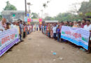 মিথ্যা ধর্ষণ চেষ্টা মামলা প্রত্যাহার ও ফসলের ক্ষতিপূরণের দাবিতে মানববন্ধন