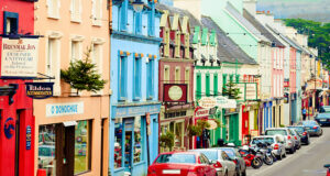 বিশ্ব অর্থনীতির ঝড়ের মধ্যেও এক আলাদা গল্প