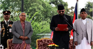 নেপালের নতুন প্রধানমন্ত্রী হিসেবে শপথ নিলেন বলেন্দ্র শাহ