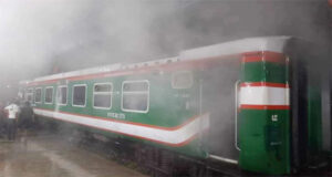 সিলেটে উপবন ট্রেনে আগুন,ট্রেন চলাচল বন্ধ