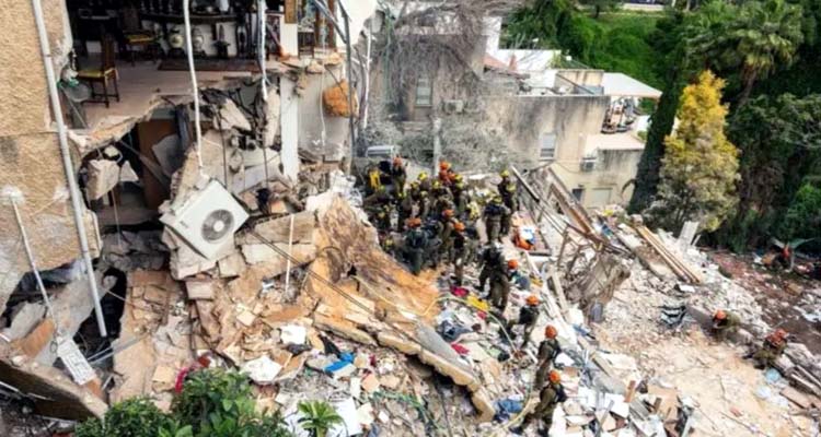 ইসরায়েলের হাইফায় ইরানের হামলায় নিহত ৪