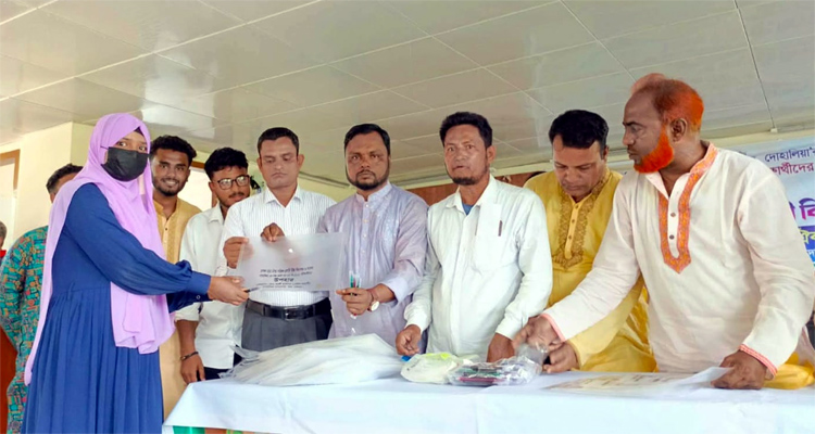 প্রগতি উচ্চ বিদ্যালয় ও কলেজে এসএসসি পরীক্ষার্থীদের বিদায় সংবর্ধনা