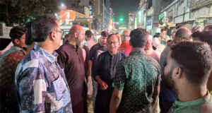 সরকারের আইন অমান্য করায় ২৬ ব্যবসায়ী আটক