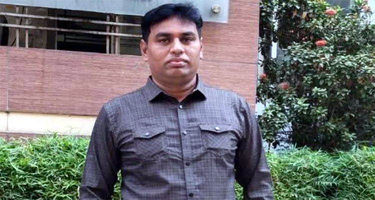 ভিজিএফ চাল কেলেঙ্কারি খবর প্রকাশে সাংবাদিকের ওপর ইউপি সদস্যের হামলা