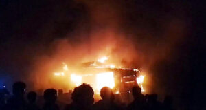 হবিগঞ্জে গভীর রাতে আগুনে ৯ ব্যবসা প্রতিষ্ঠান পুড়ে ছাই