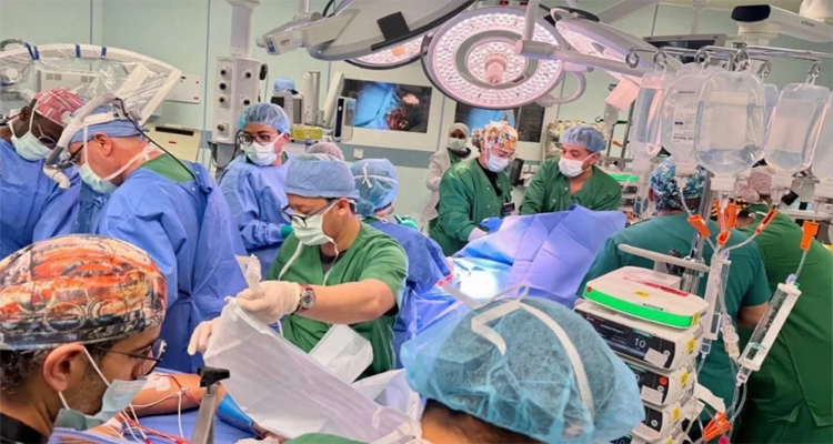 সাড়ে ১৮ ঘণ্টা টানা অস্ত্রোপচার, জোড়া লাগা শিশুকে আলাদা