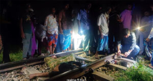 মোবাইলে কথা বলতে গিয়ে ট্রেনের নিচে অজ্ঞাত যুবকের মৃত্যু