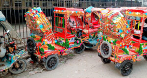 মঙ্গলবারের মধ্যে ব্যাটারিচালিত অটোরিকশার শোরুম অপসারণের নির্দেশ