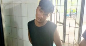 লাখাইয়ে মোটরসাইকেলসহ চোরকে আটক করে পুলিশে সোপর্দ