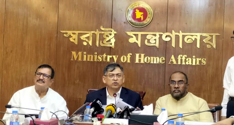সিলেটে সীমিত পরিসরে পাথর কোয়ারি চালুর চিন্তা: স্বরাষ্ট্রমন্ত্রী