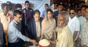 নবীগঞ্জে ঈদুল আযহা উপলক্ষে ভিজিএফের চাল বিতরণ