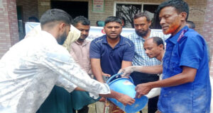ছাতকের কালারুকা ইউনিয়নের ভিজিএফ’র চাল বিতরণ