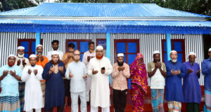 বিশ্বনাথে সিডস অফ সাদাকাহ কর্তৃক নির্মিত দুস্থদের মধ্যে ঘর হস্তান্তর