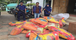 বড়লেখায় কৌশল পাল্টেছে চোরাকারবারিরা, ব্যবহার করছে কুরিয়ার সার্ভিস