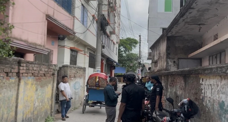 আত্মীয়ের বাসা থেকে এক পরিবারের তিনজনের মরদেহ উদ্ধার
