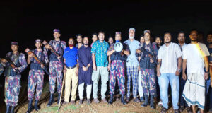 জাফলং সীমান্তে বিজিবি-জনসাধারণের যৌথ টহল