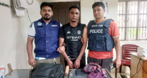 নবীগঞ্জে ছিনতাইয়ের প্রস্তুতিকালে অস্ত্রসহ আটক ১