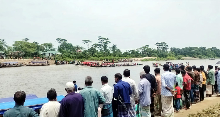 কোম্পানীগঞ্জে ঐতিহ্যবাহী নৌকা বাইচ অনুষ্ঠিত