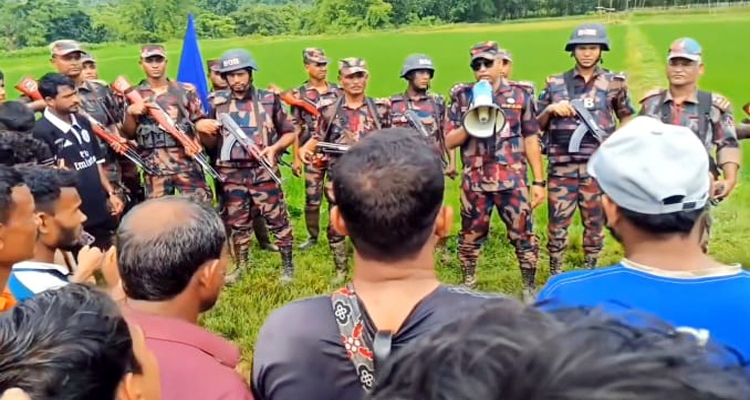 বড়লেখা সীমান্তে পুশইনে মরিয়া বিএসএফ, প্রতিরোধে বিজিবি