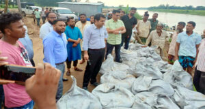 খোয়াই নদীর ভাঙন রোধে জিও ব্যাগ স্থাপন কাজের উদ্বোধন