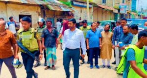 শায়েস্তাগঞ্জে সড়ক ও ফুটপাত দখলমুক্ত করতে উচ্ছেদ অভিযান, জরিমানা 