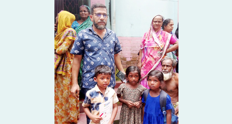 ৩ শিশুকে অপহরণের চেষ্টা, চেয়ারম্যান ও এলাকাবাসীর তৎপরতায় উদ্ধার