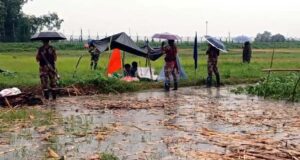 সীমান্তে আটদিন ধরে খোলা আকাশের নিচে পাঁচ যুবক