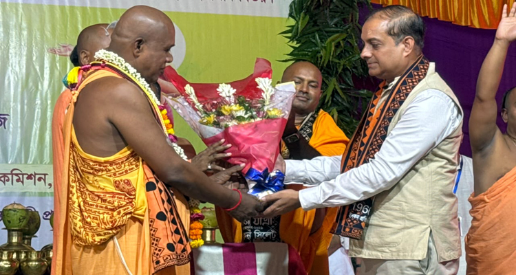সম্প্রীতির মিলনমেলায় পরিণত হলো সিলেটের স্নানযাত্রা: ভক্তের ঢল