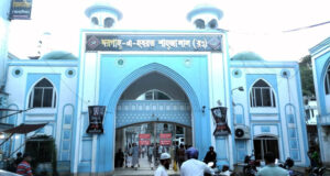 শতাব্দীর প্রাচীনতম সিলেটের ঐতিহ্যবাহী দরগাহ