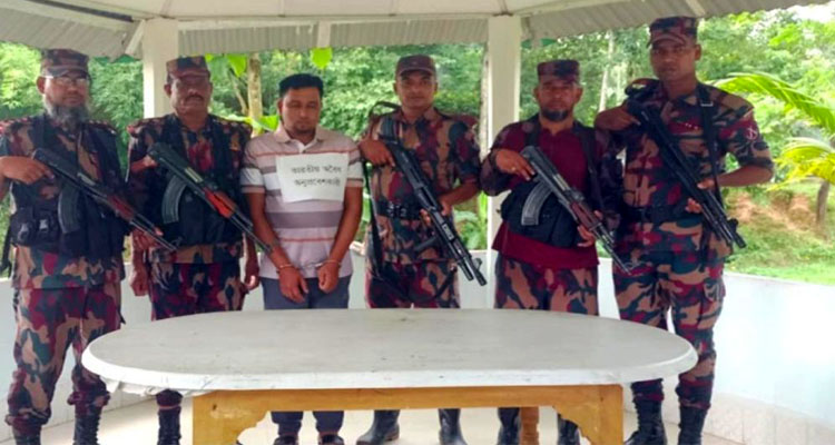বড়লেখা সীমান্তে ভারতীয় নাগরিক আটক