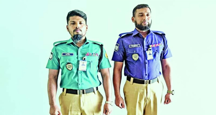 খাকি প্যান্ট গাঢ় নীল-জলপাই রঙের শার্টে ফিরছে পুলিশ
