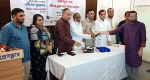 এটিএম তুরাব স্মৃতি পদক’ পেলেন সাংবাদিক আবদুল কাদের তাপাদার