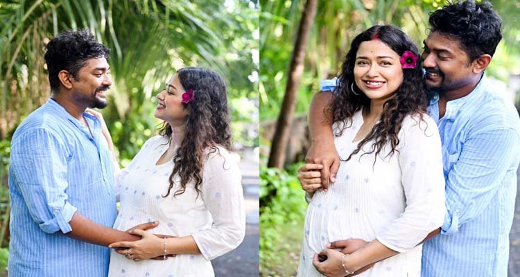 বেবি বাম্প নিয়ে প্রকাশ্যে সোহিনী সরকার
