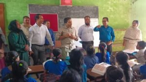 এক মাসের মধ্যে শিক্ষার্থীদের পরিবর্তন করতে না পারলে কঠোর ব্যবস্থা: প্রতিমন্ত্রী