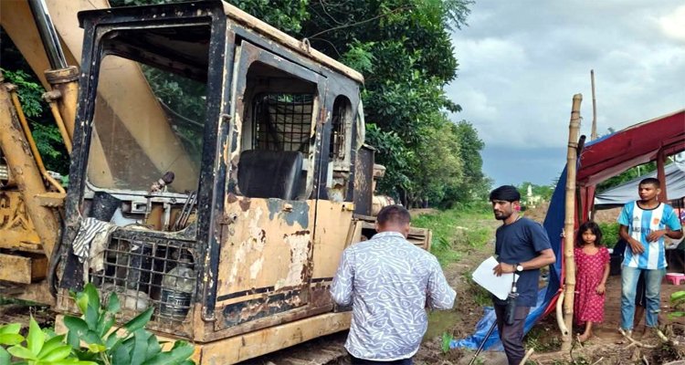 ছাতকে ভ্রাম্যমাণ আদালতের অভিযানে এক্সেভেটর জব্দ