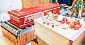 কফিনের ভেতর শুয়ে মৃত্যু, অতপর…