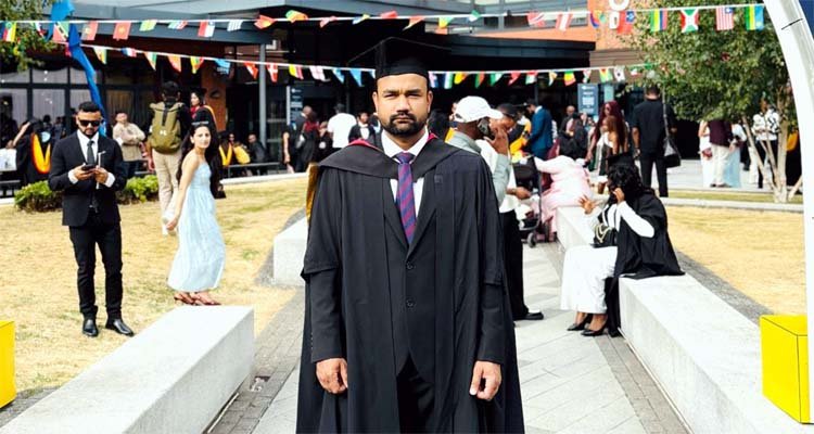 যুক্তরাজ্যে উচ্চতর ডিগ্রি অর্জন করলেন সিলেটের মুহিব
