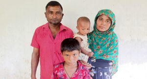 চার শিশু সন্তানকে এতিম করে মরতে চাননা সুজিনা