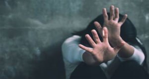 বিয়ে করার কথা বলে বাড়িতে তরুণীকে ধর্ষণ