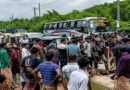 জৈন্তাপুরে অবৈধ পাথরবাহী ট্রাক আটক।। মহাসড়ক অবরোধ।। বিজিবির  ফাঁকা গুলি বর্ষণ